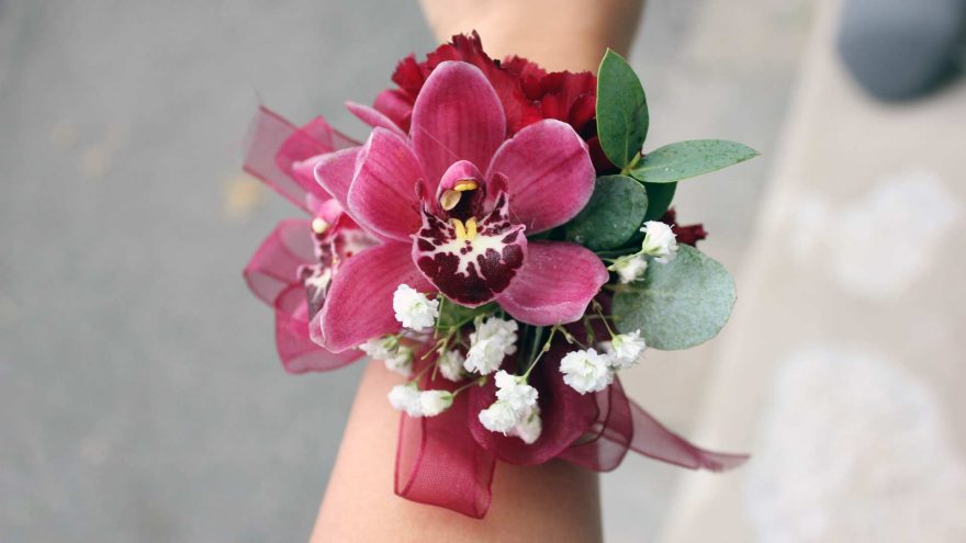 Montreal boutonniere / corsage